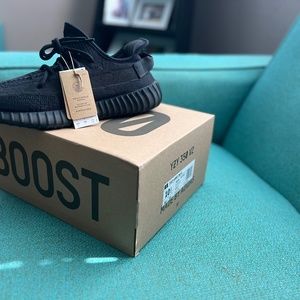 Yeezy 350 V2 Onyx